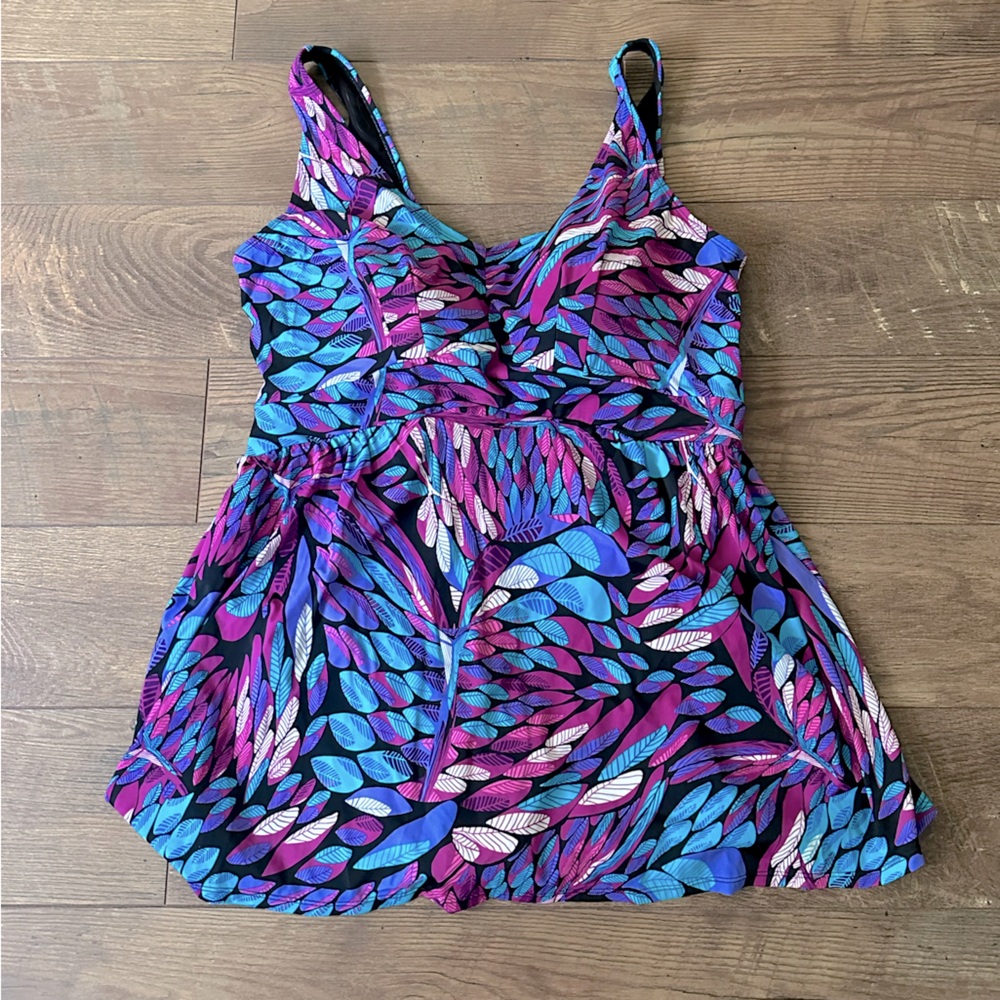 NWOT Women’s One Piece Swimsuit